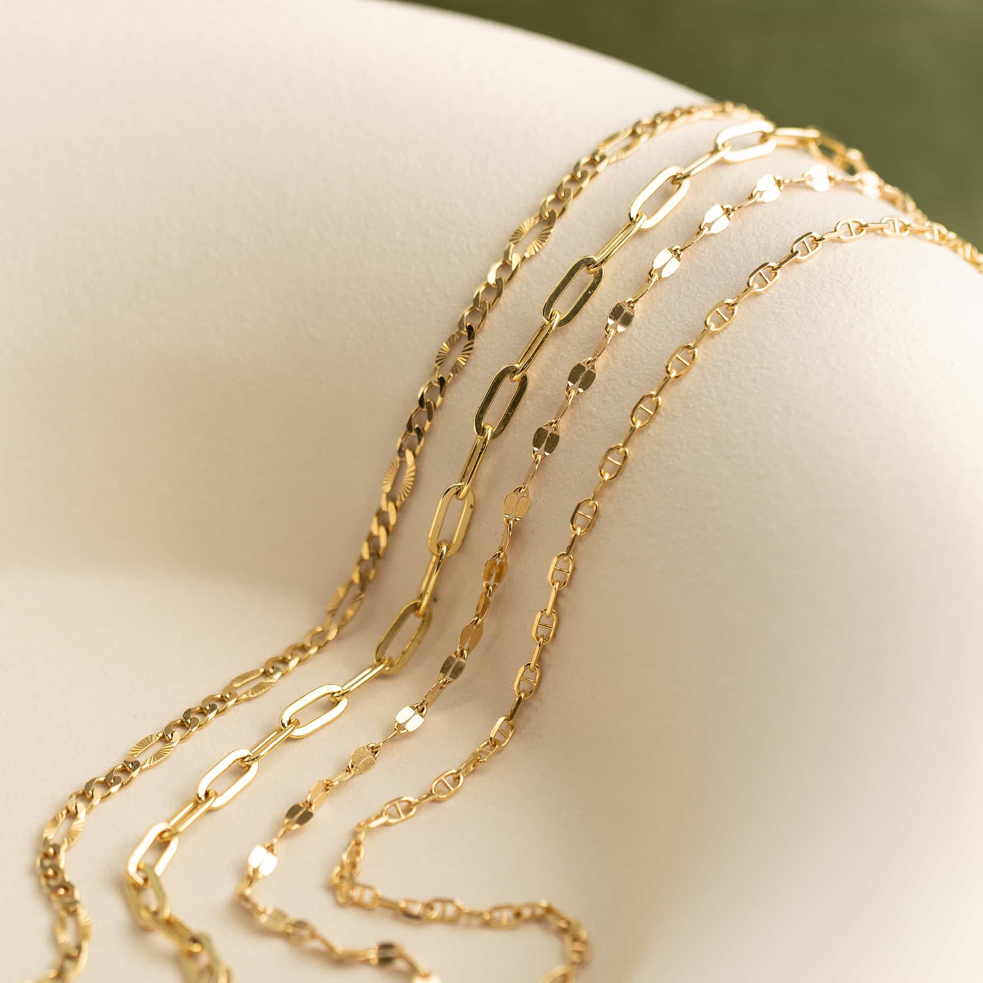 Minimalist gold link chain necklaces – shop layering chains for modern and classic looks.