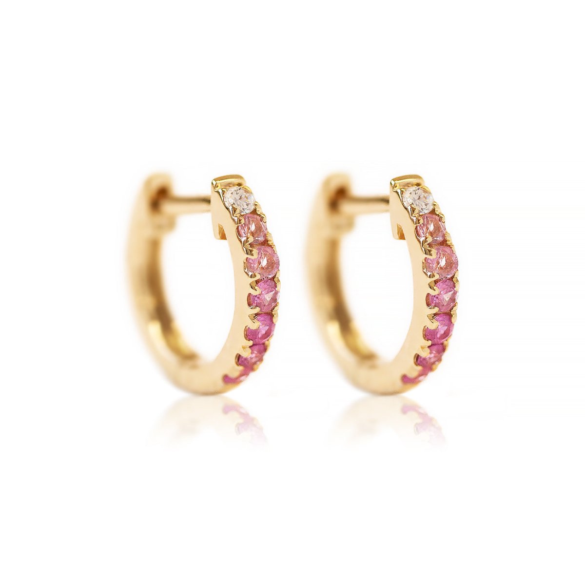 Orecchini a cerchio Huggie in cristallo colorato placcato oro Orecchini a cerchio Huggie in cristallo colorato placcato oro