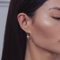 caption:Model wearing 6.6mm on second hole