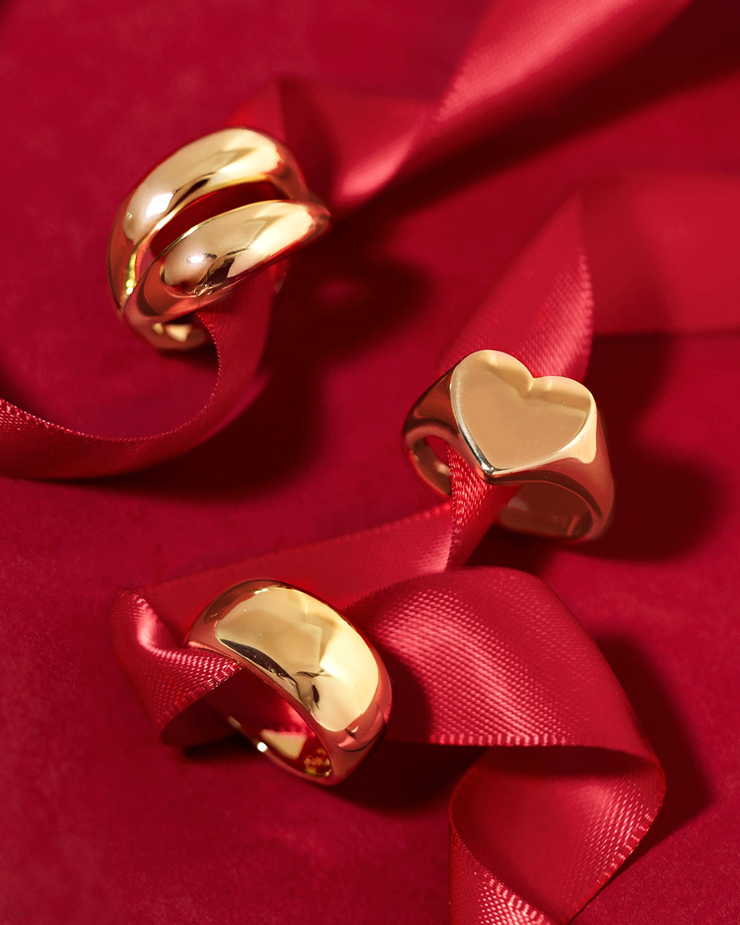 AMYO statement gold rings featuring bold, sculptural designs, perfect for standout style, everyday wear, and meaningful jewelry gifting.