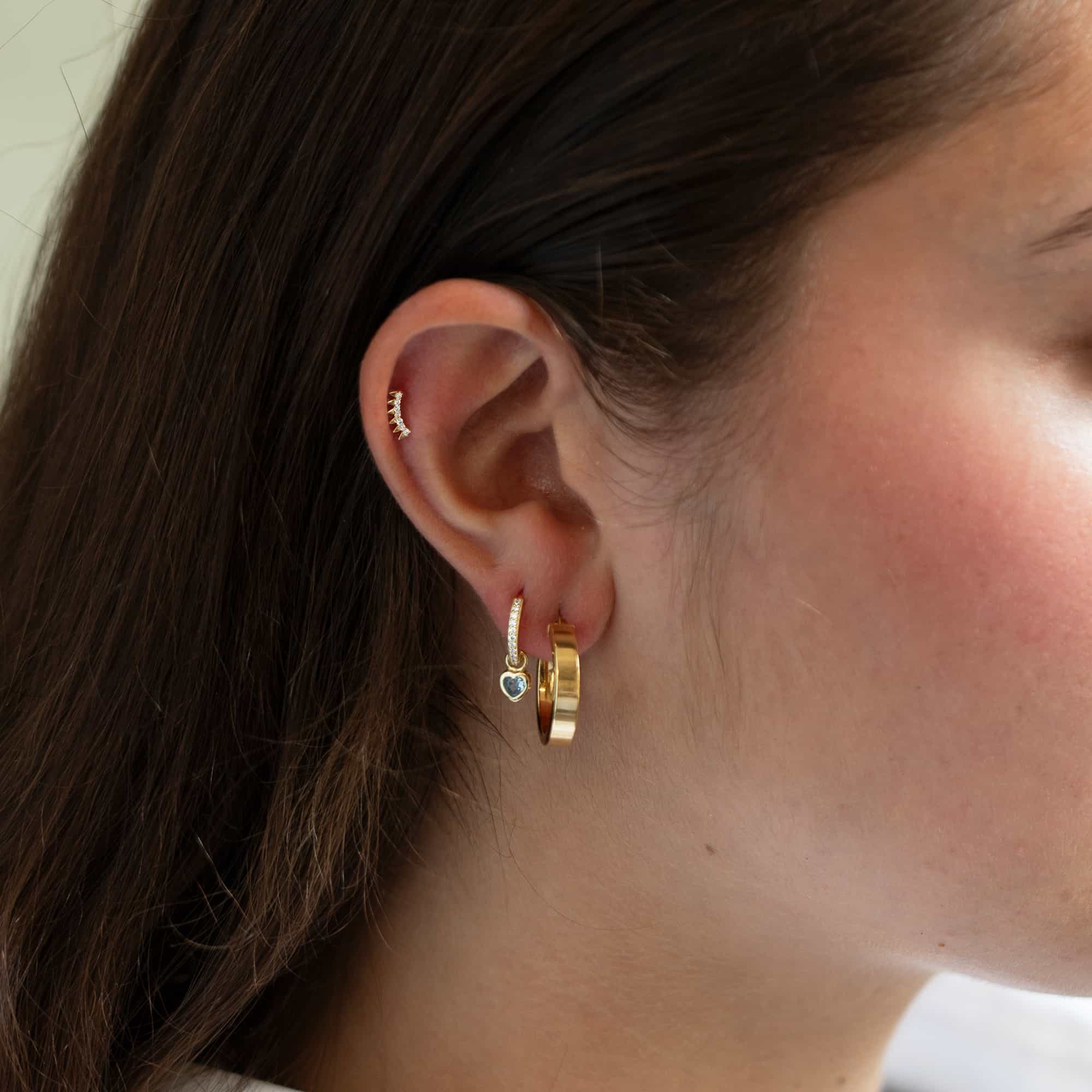 Pavé  Curved Spike Flat Back Stud