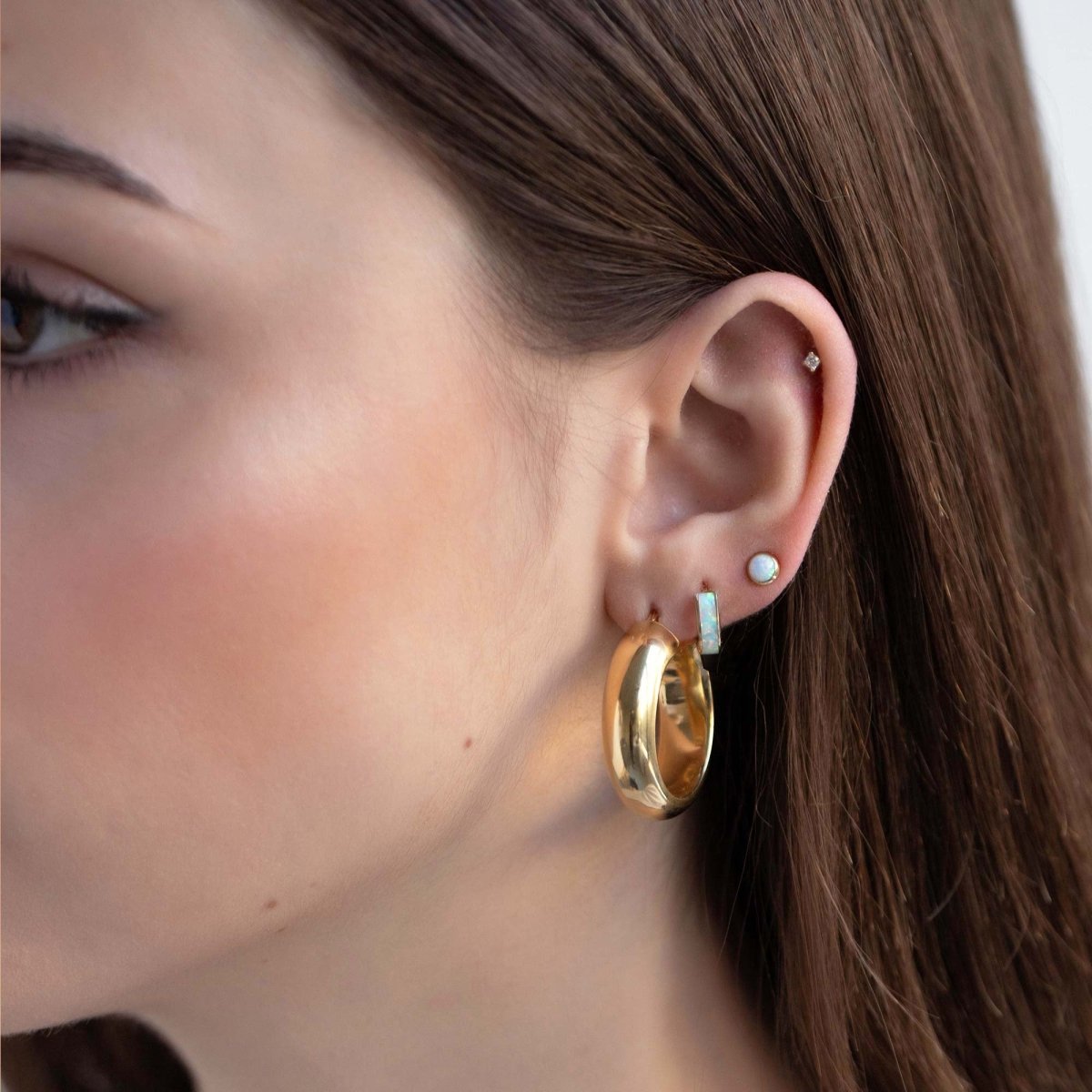 caption:Model wearing 5mm