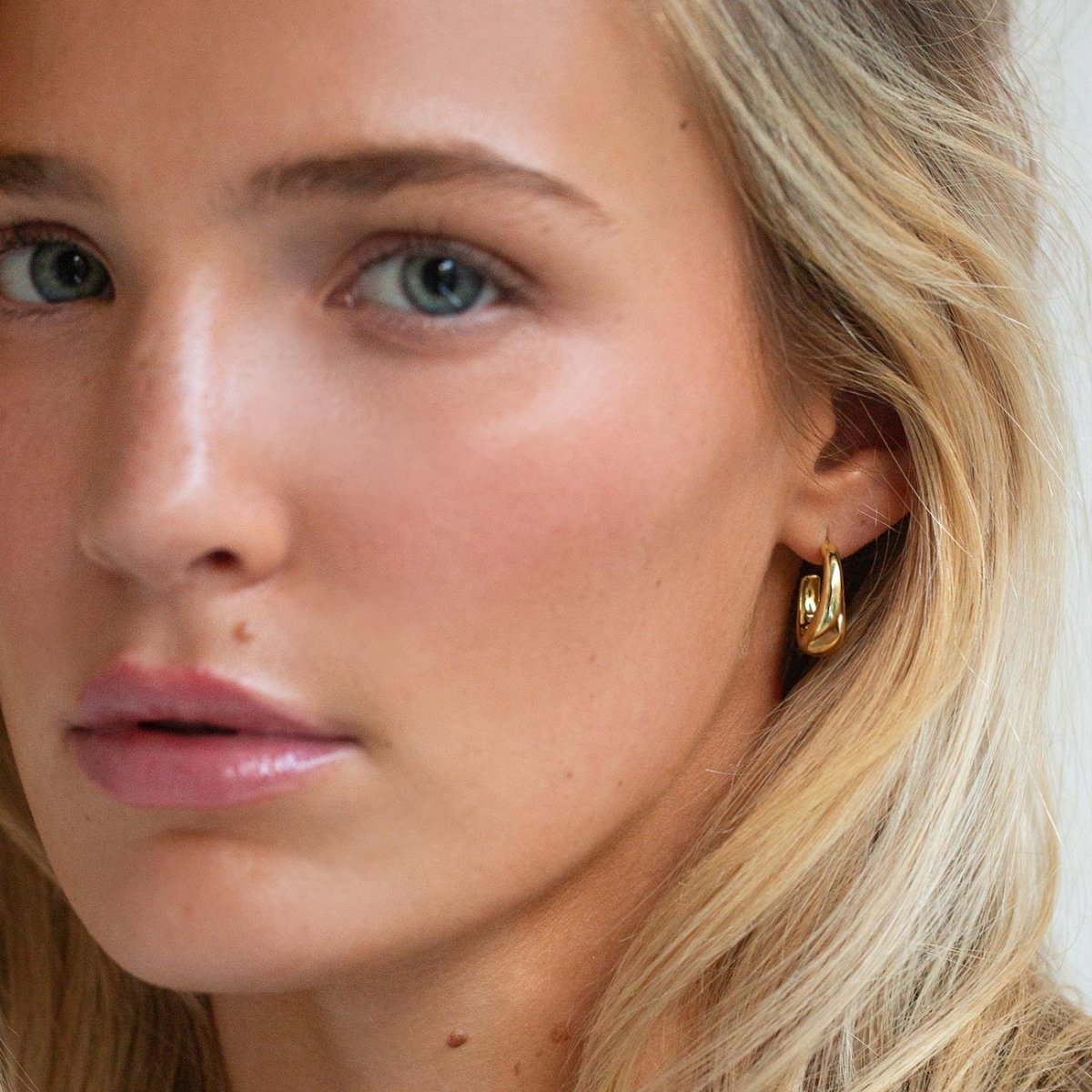 Tapered C Hoop Earrings