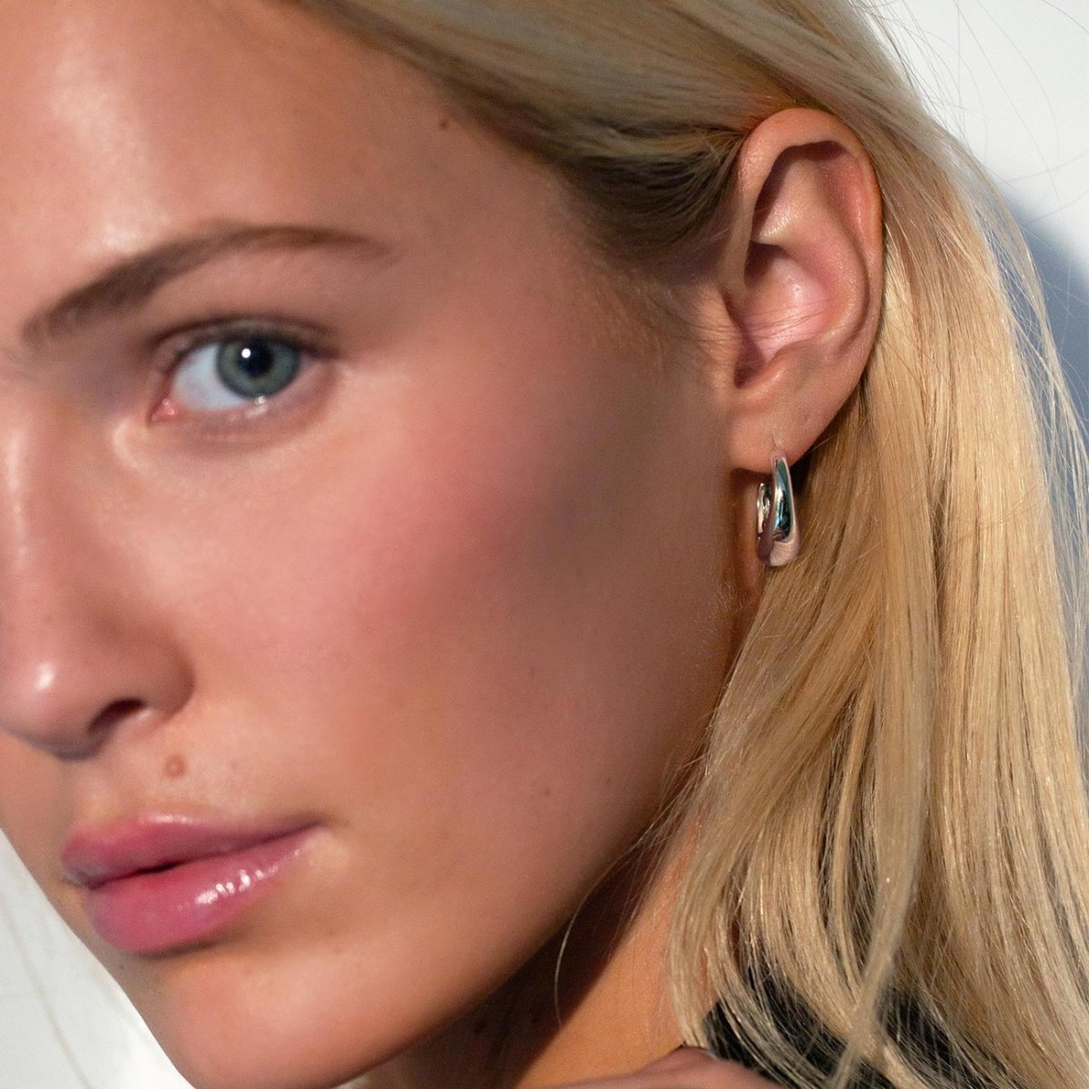 Tapered C Hoop Earrings