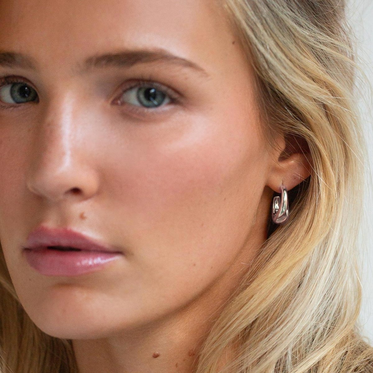 Tapered C Hoop Earrings