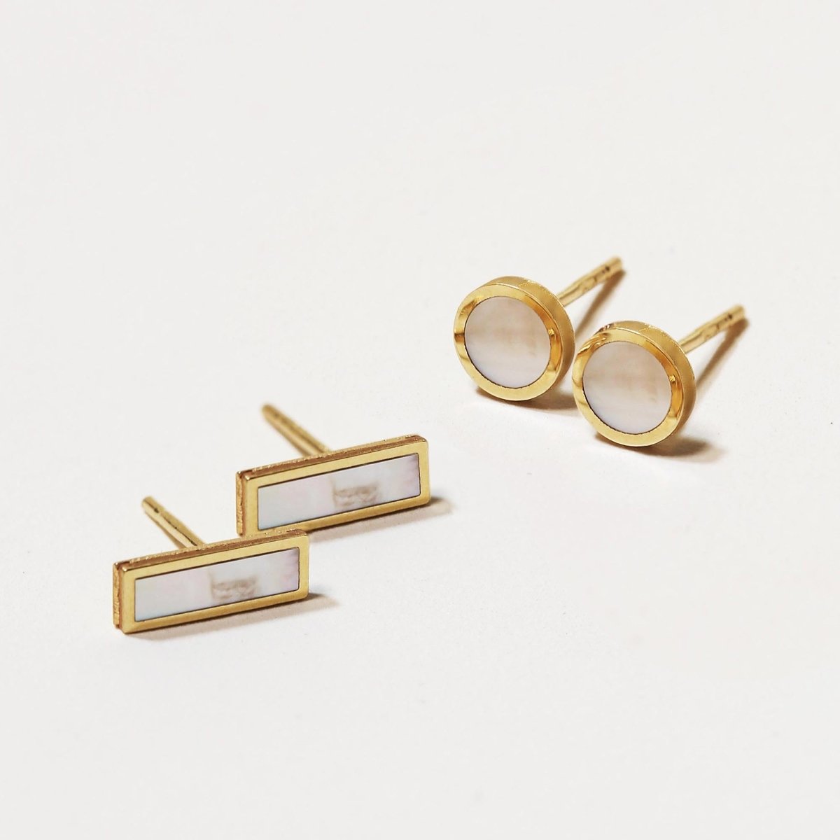 Gemstone Round Studs Mother of Pearl