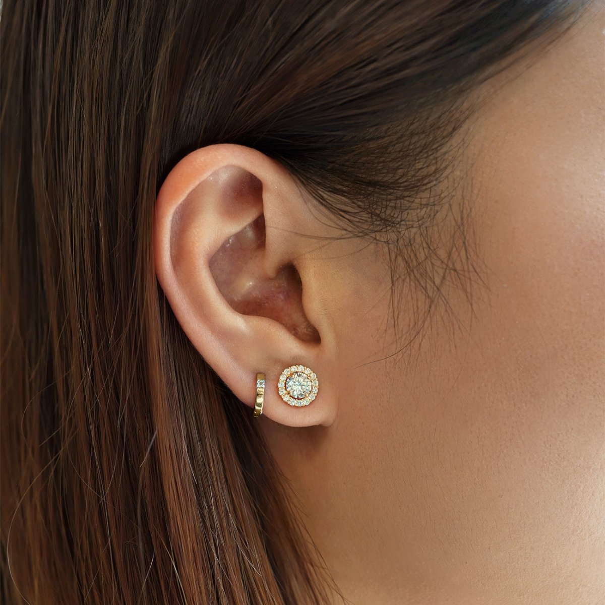 Solitaire Halo Studs White Zirconia