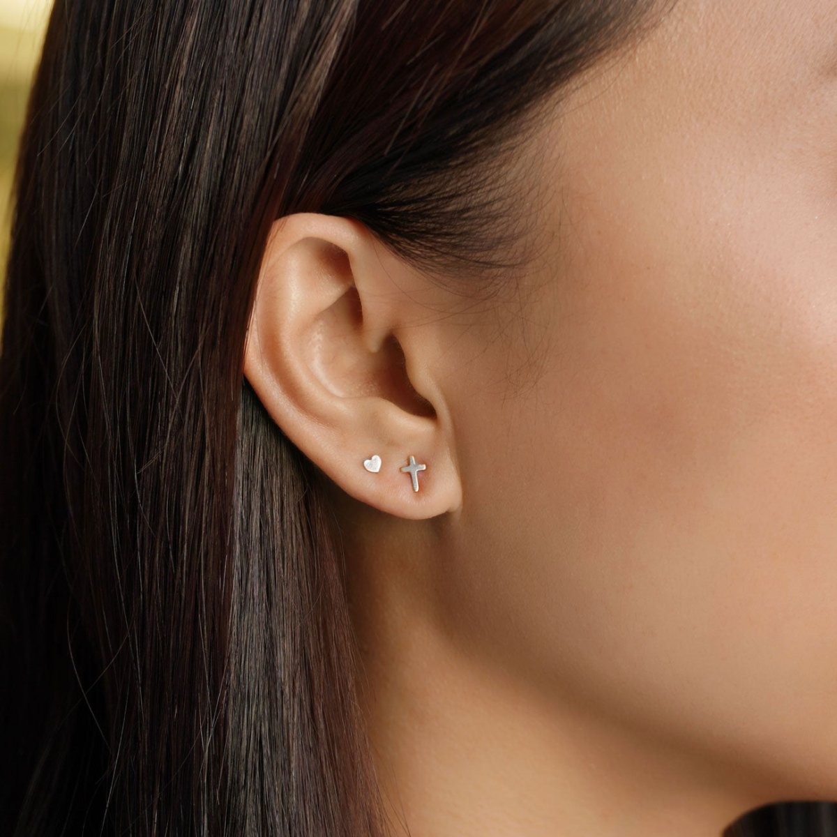 Single Cross Stud