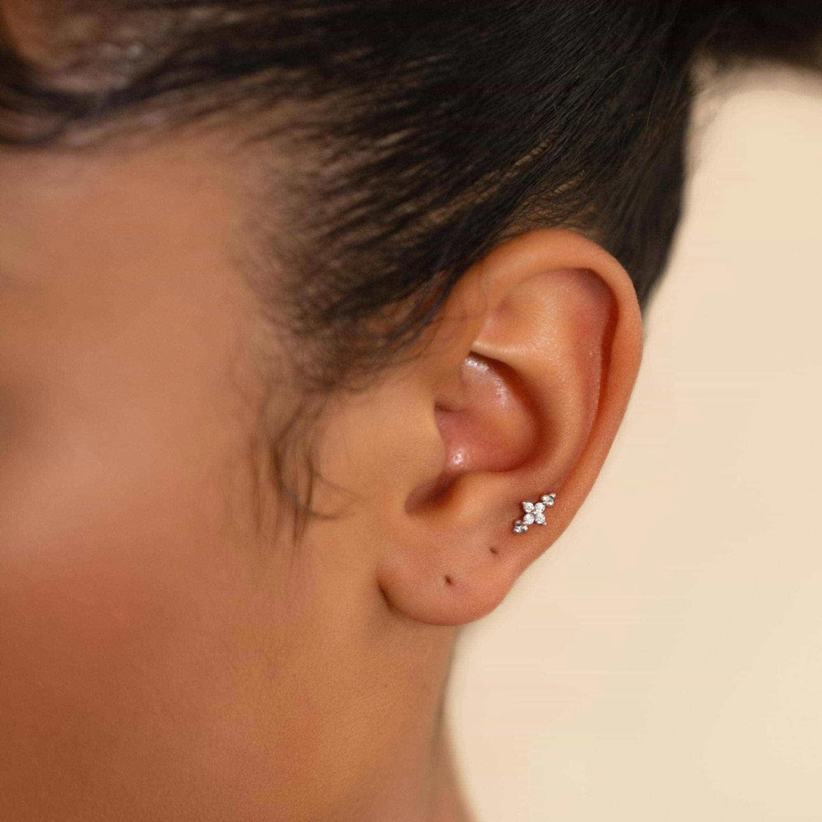Crystal Flor Cluster Flat Back Stud