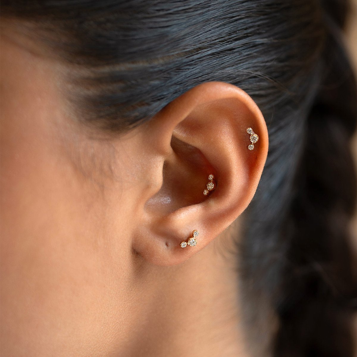 Curved Trio Bezel Flat Back Stud 14K