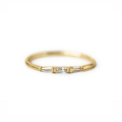 Dainty Baguette Ring