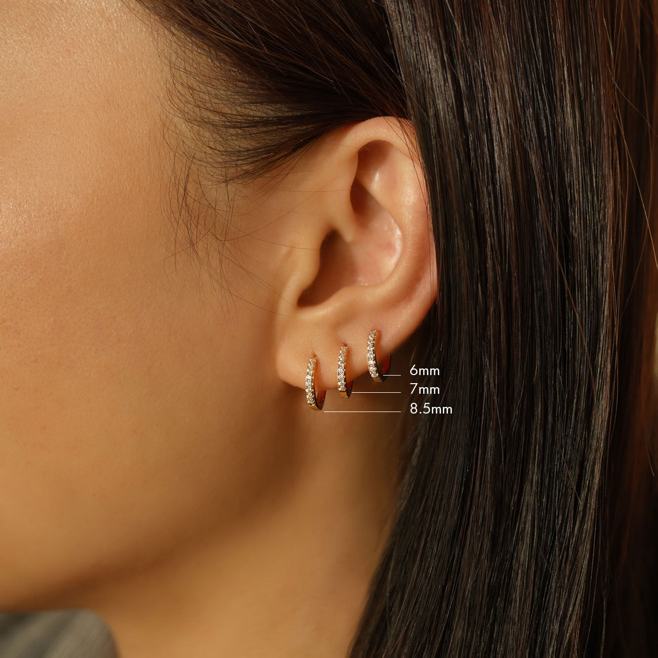 caption: Model's first hole length: 6.2mm, second hole: 4.6mm, third hole: 3.6mm