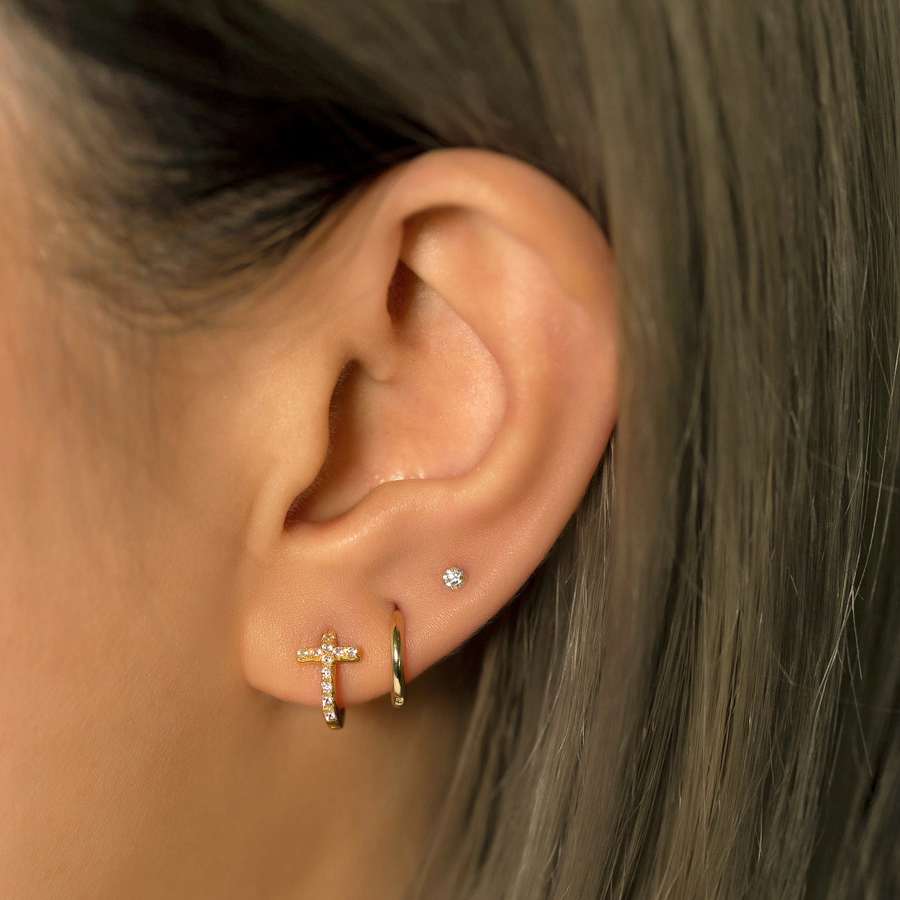 caption:Model's second hole:4.8mm, wearing 6mm