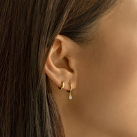 caption: Model's second hole length: 4.8mm, wearing 6mm
